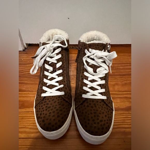 Universal Thread Leopard Hightop Sneakers - Picture 2 of 4